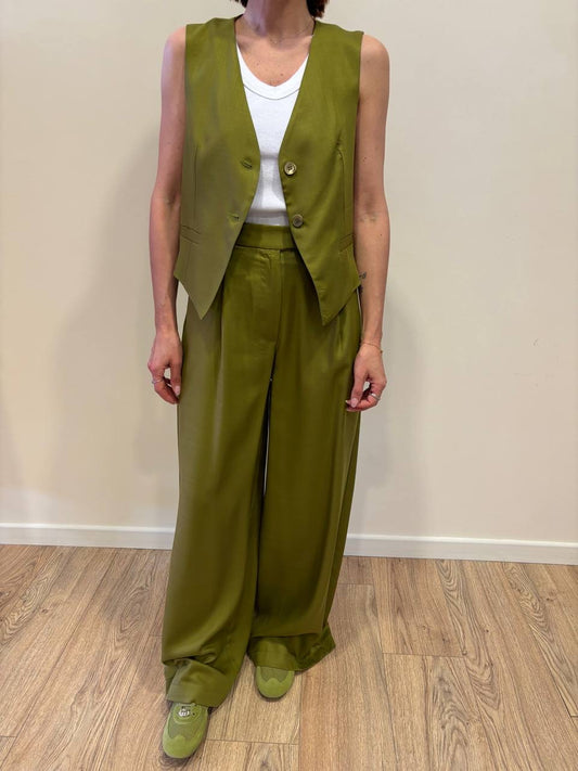 VICOLO - Gilet in lyocell a due bottoni con arricciatura sul retro color pistacchio