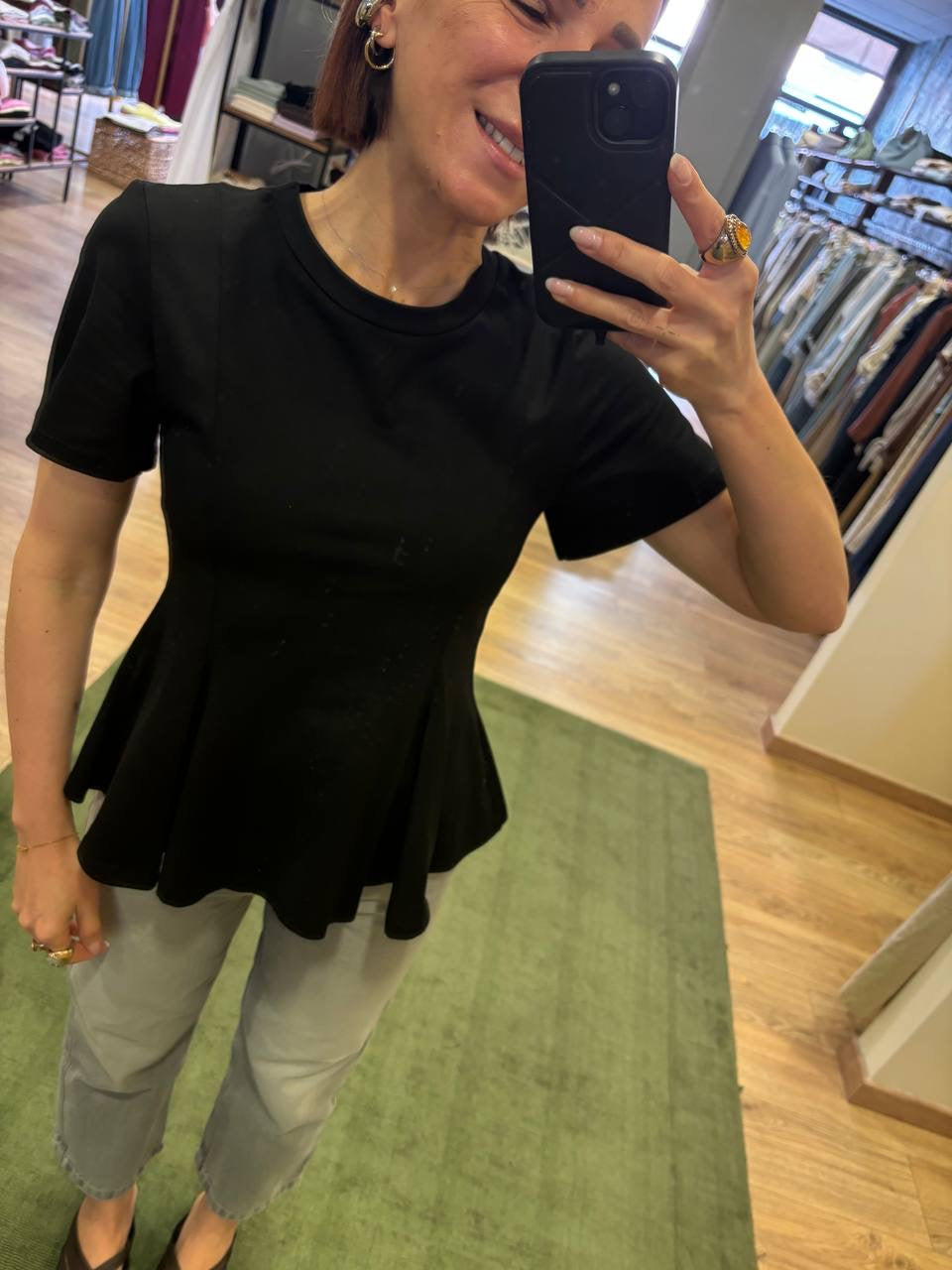 SUSY MIX - Maglia nera in cotone con pinces chiuse