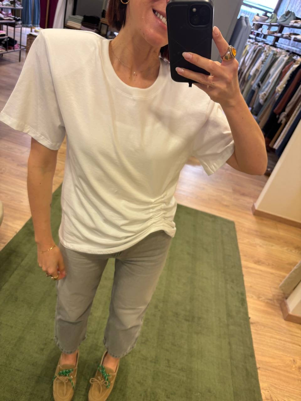 VICOLO - T-shirt in cotone con arricciatura e spallucce - più colori