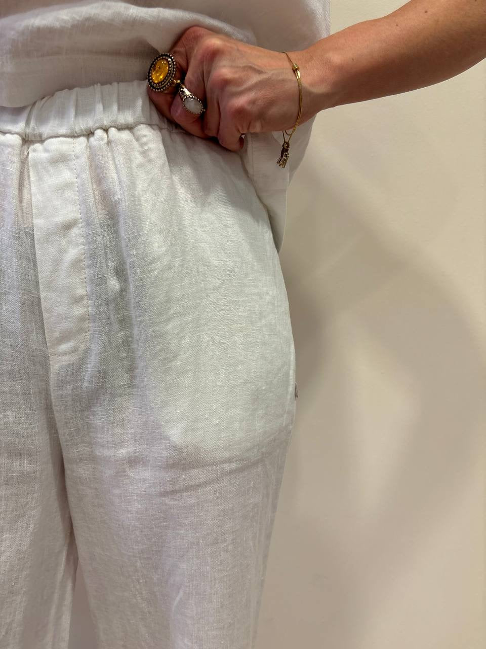 MEME ROAD - Pantalone a palazzo crop in lino con elastico color bianco