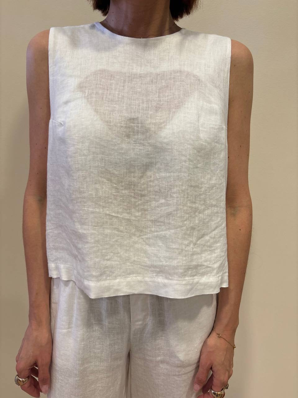 MEME ROAD - Gilet in lino con bottoni sul retro color bianco