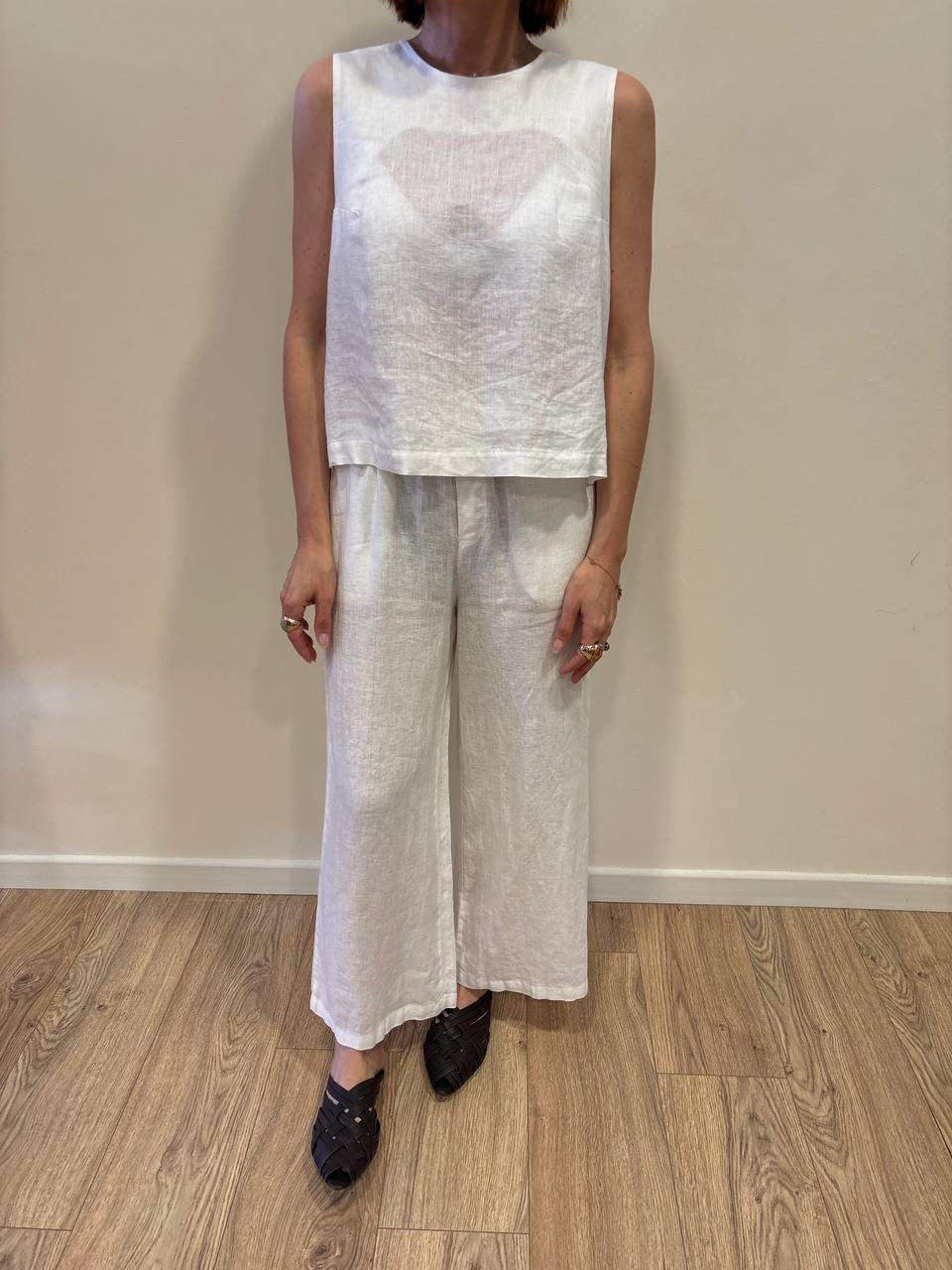 MEME ROAD - Pantalone a palazzo crop in lino con elastico color bianco