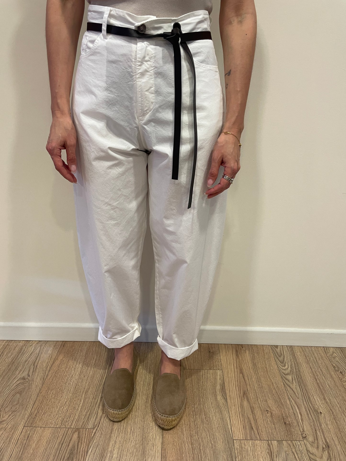 SUSY MIX - Pantalone in cotone baloon fit bianco ottico
