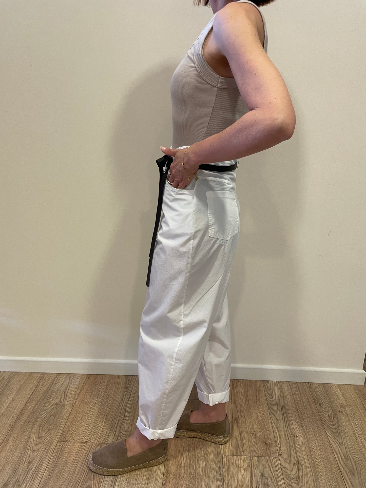 SUSY MIX - Pantalone in cotone baloon fit bianco ottico