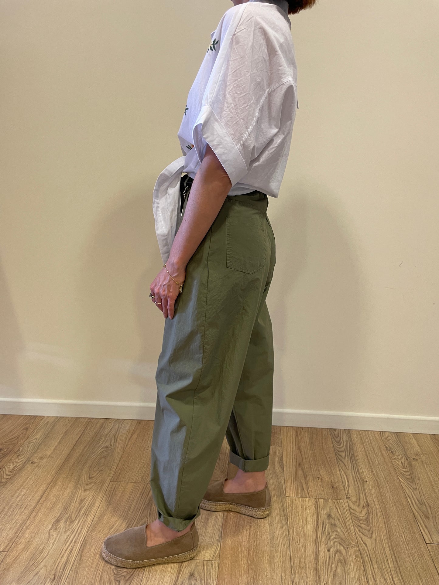 SOUVENIR - Camicia a mezze maniche in cotone con nodo e dettaglio ricami
