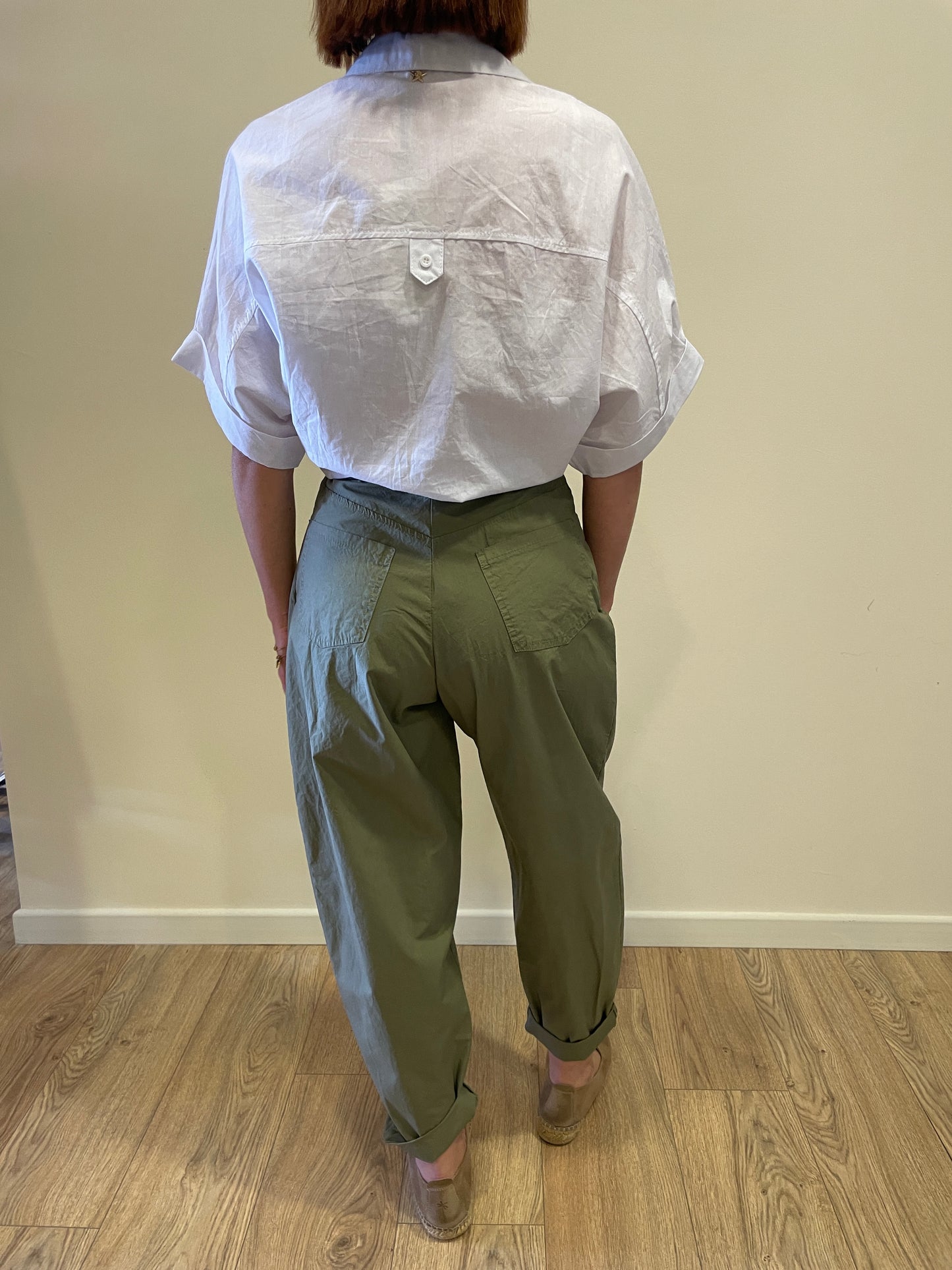 SOUVENIR - Camicia a mezze maniche in cotone con nodo e dettaglio ricami