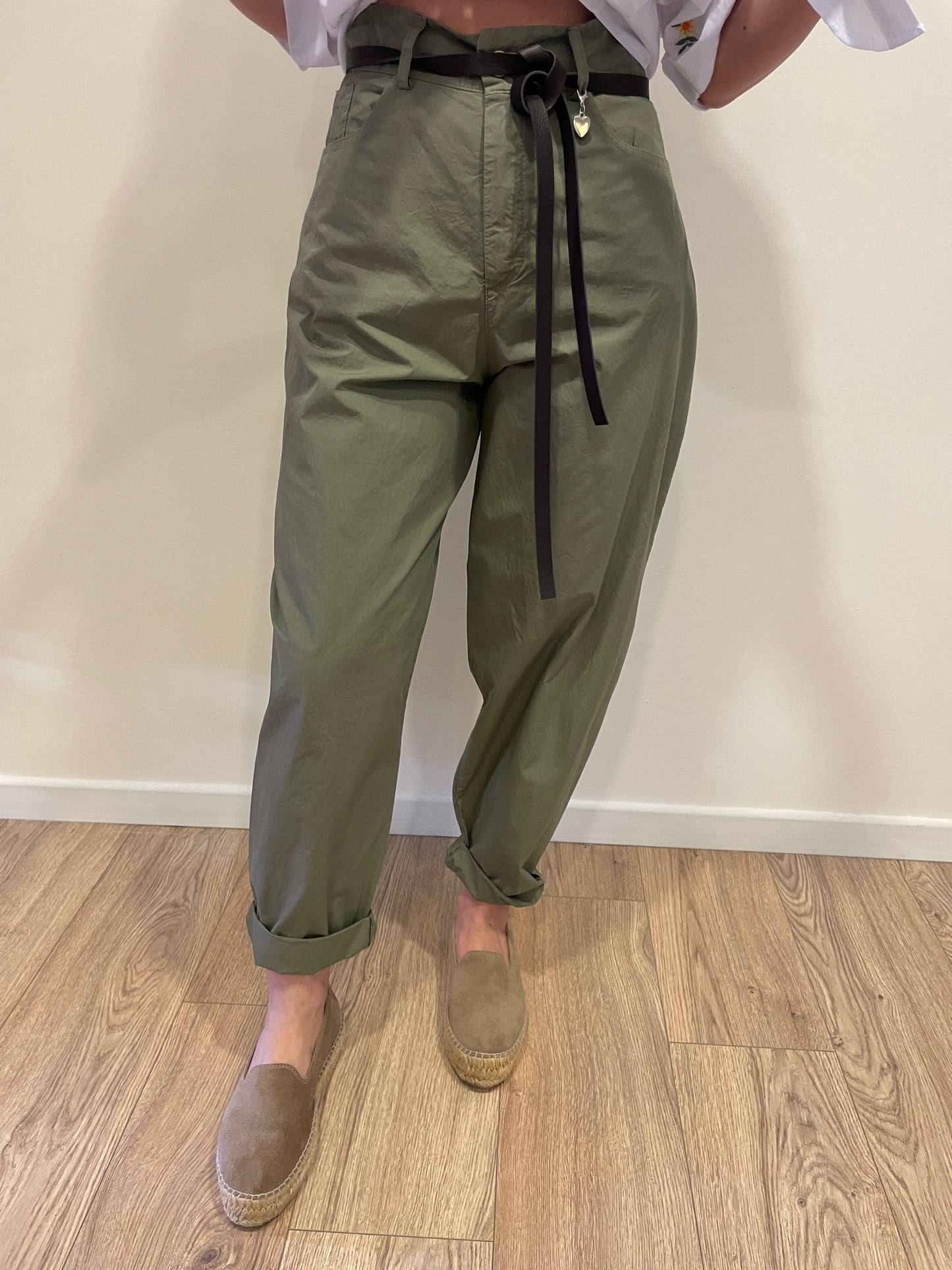 SUSY MIX - Pantalone in cotone baloon fit verde militare