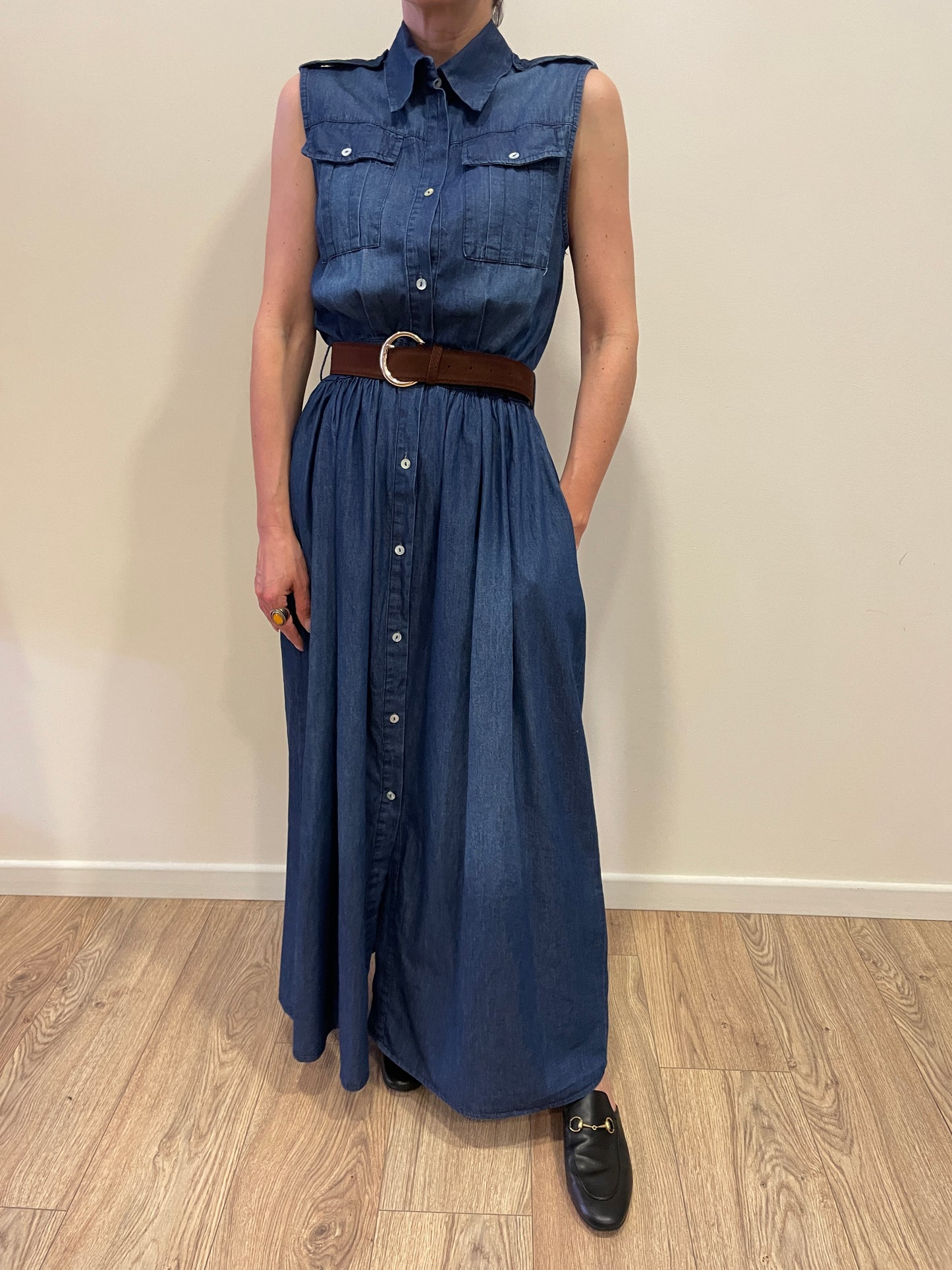 SUSY MIX - Abito chemisier in cotone con bottoni e cintura tinta denim