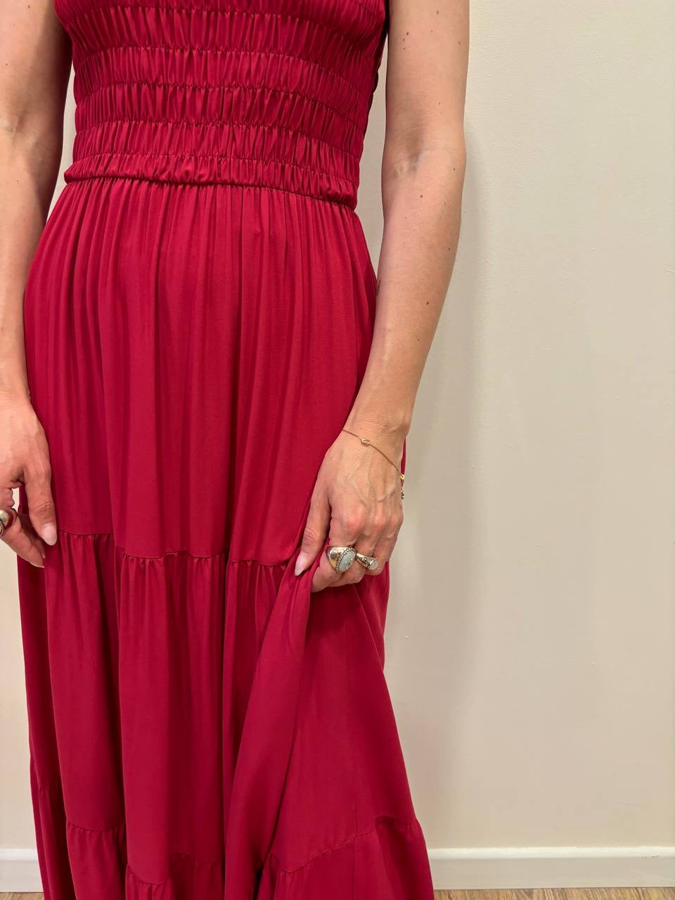 KONTATTO - Abito lungo con top arricciato e gonna liscia con balze color india