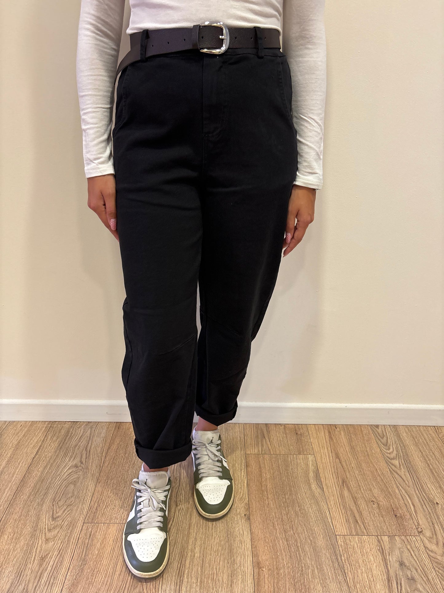 KONTATTO - Pantalone Barrel fit in cotone color nero