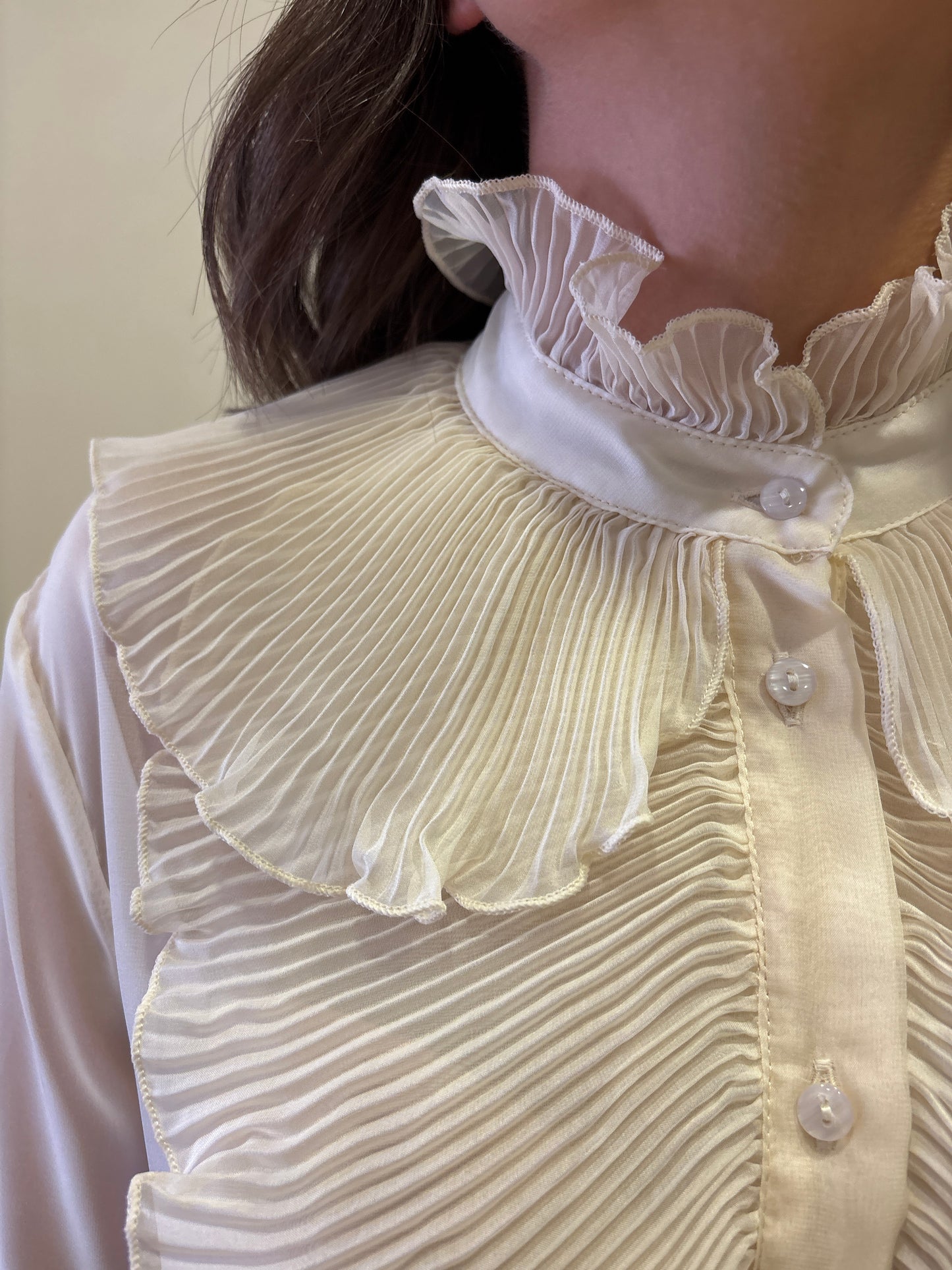 KONTATTO - Camicia jabot plissé con colletto color avorio