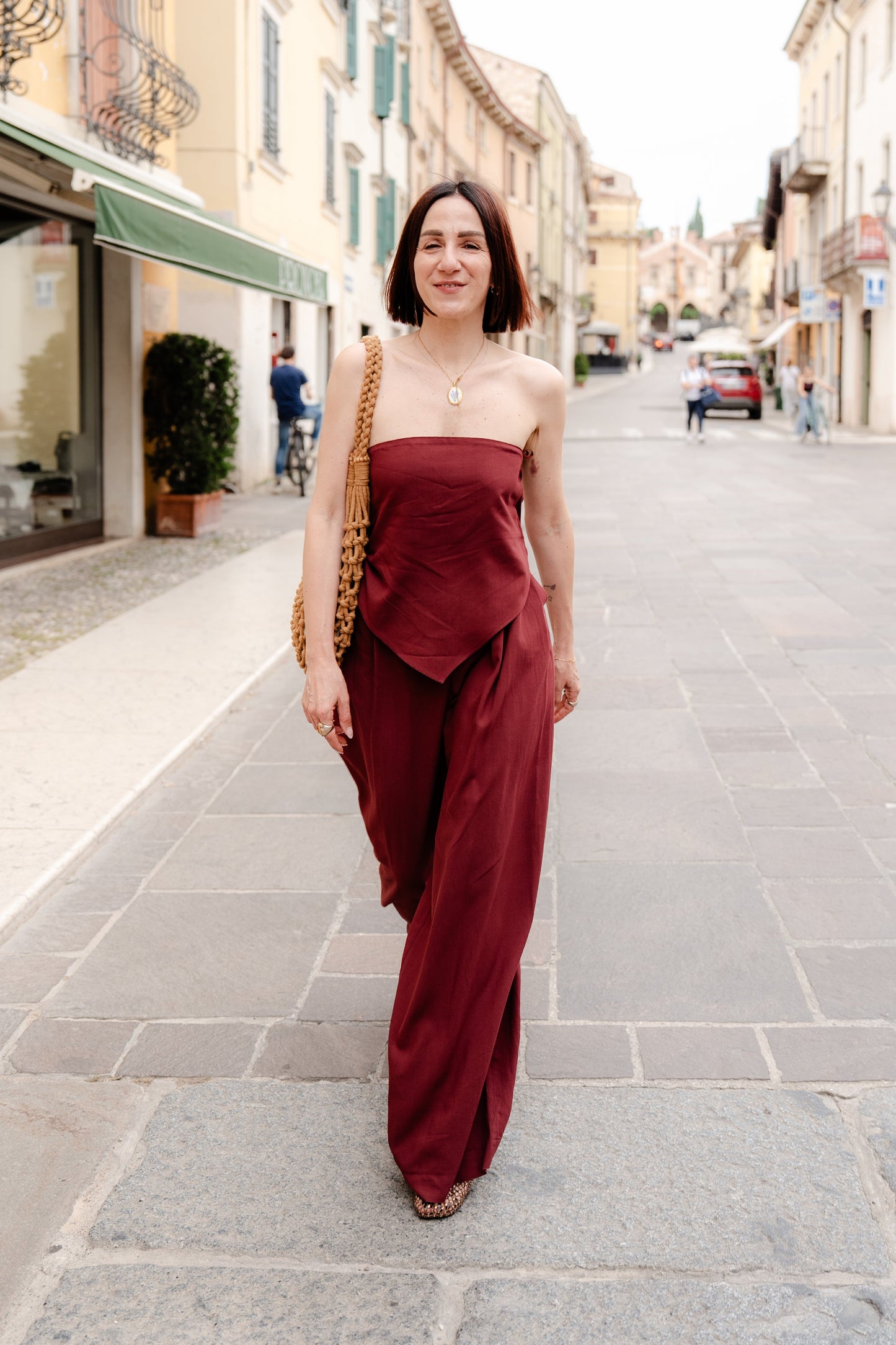 HAVEONE - Pantalone a palazzo ampio con pinces color bordeaux