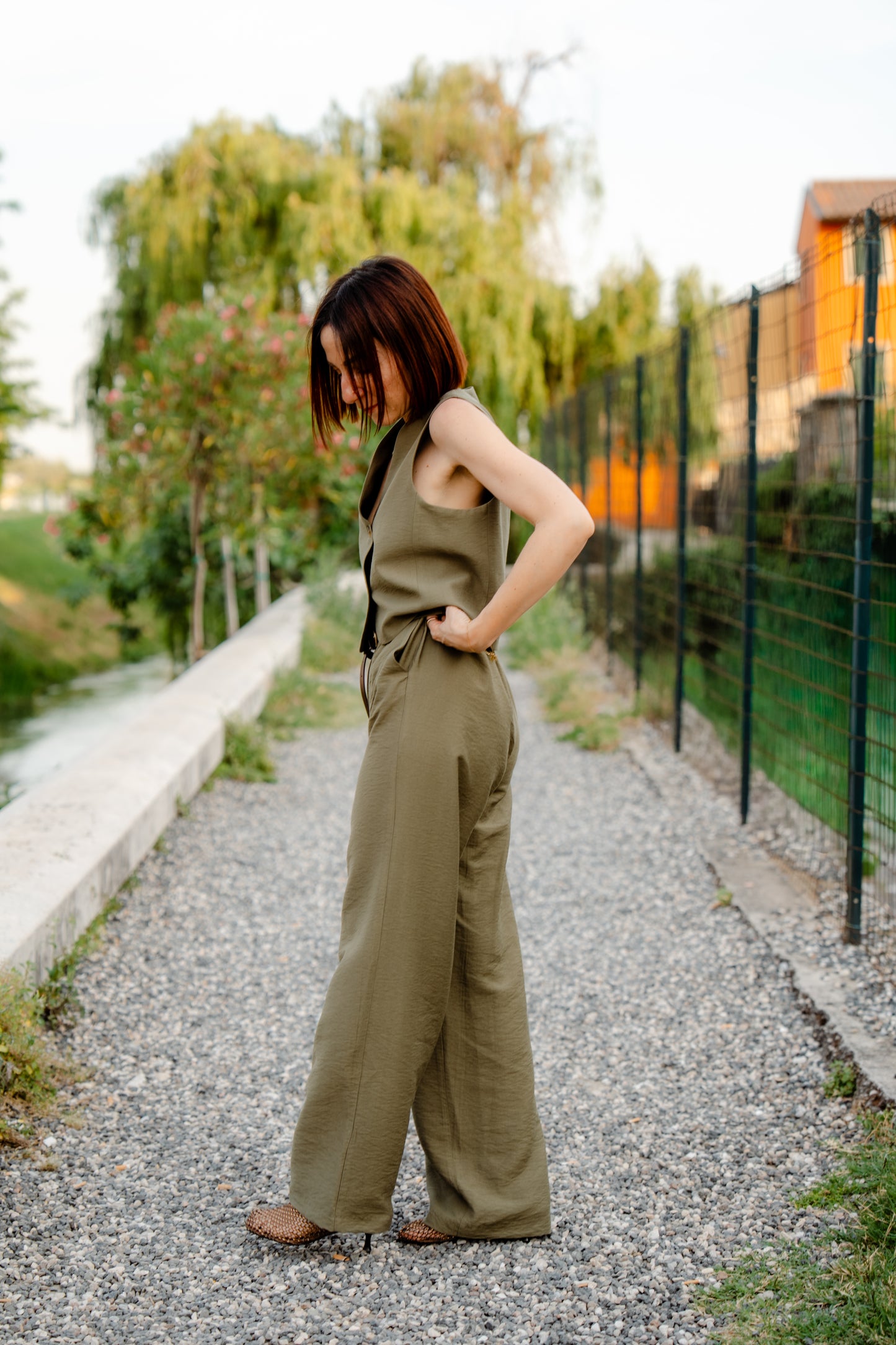 HAVEONE - Pantalone verde militare a palazzo dritto con cintura ed elastico