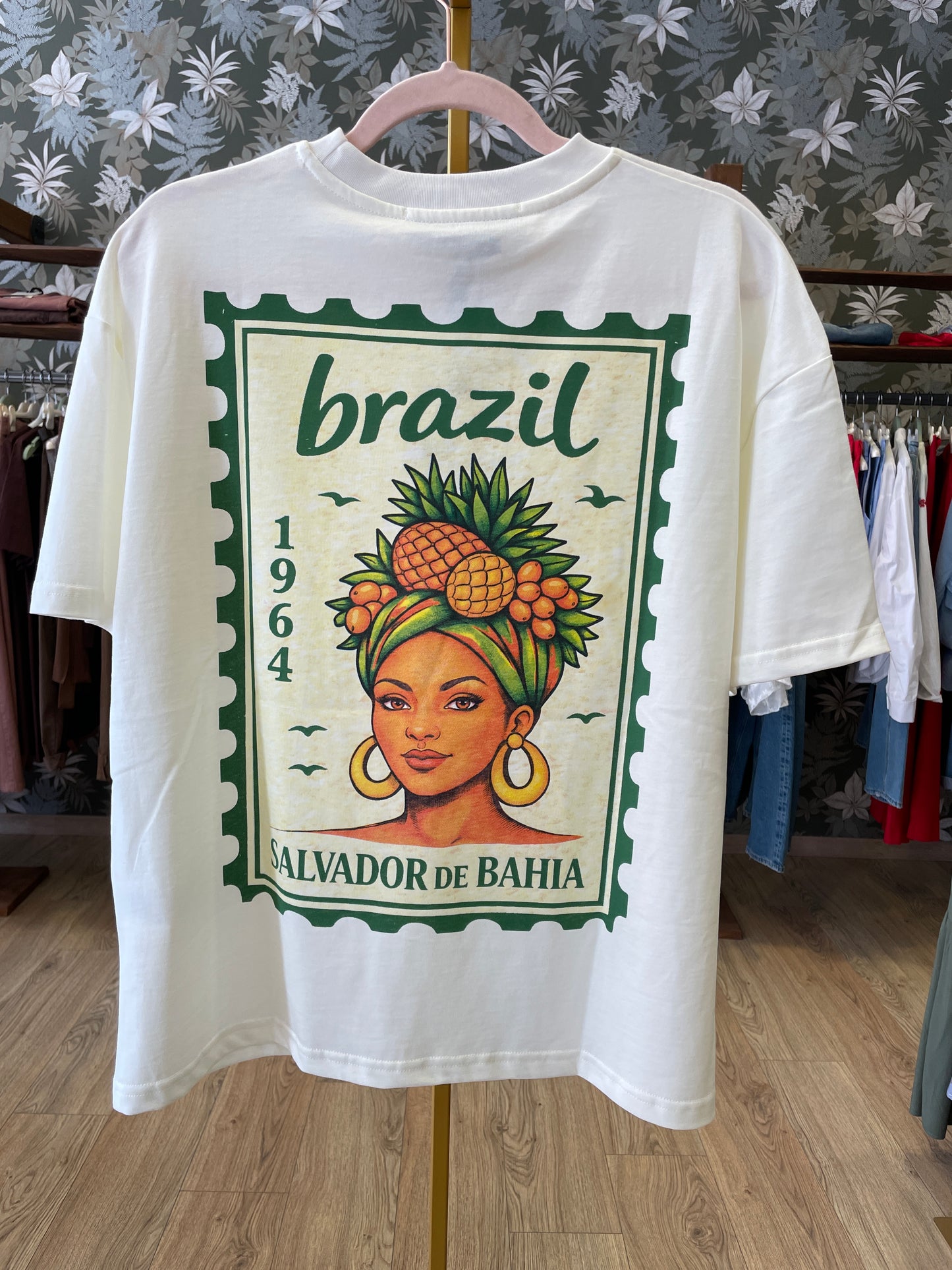 HAVEONE - T-shirt over con stampa francobollo sul retro - più colori