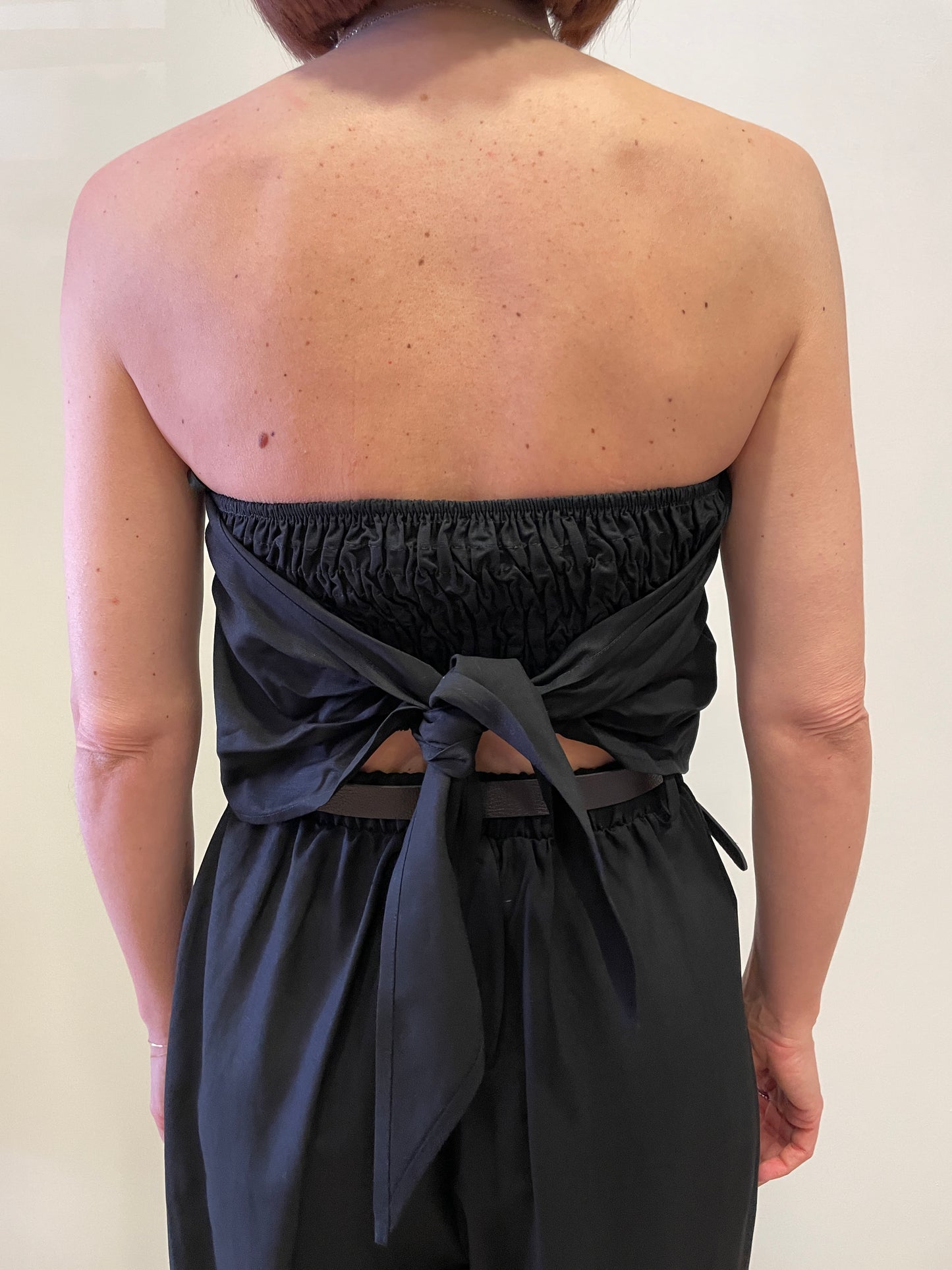 HAVEONE - Top a fazzoletto in viscosa e lino nero