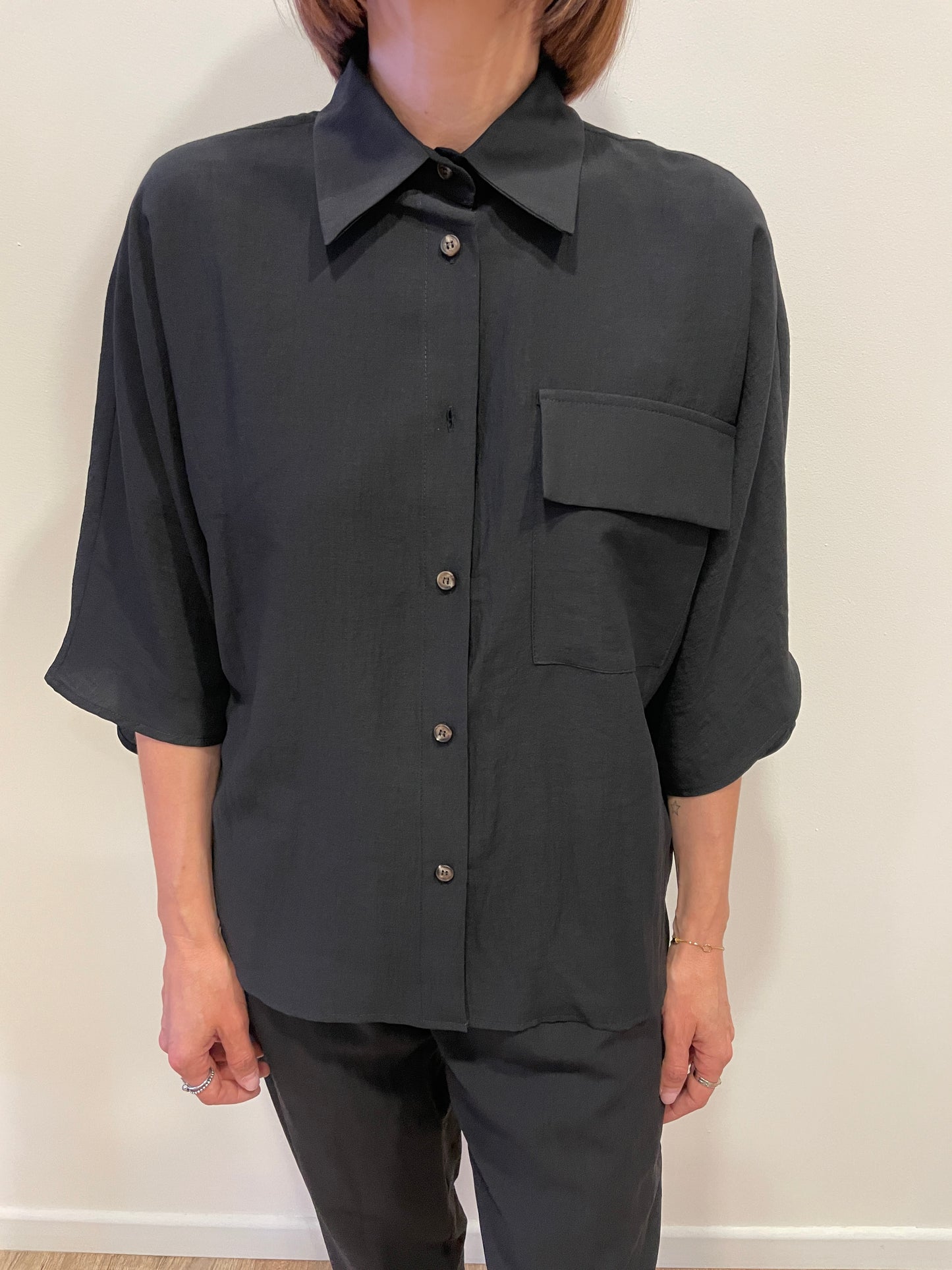 HAVEONE - Camicia con maniche a 3/4 ampie nero con bottoni