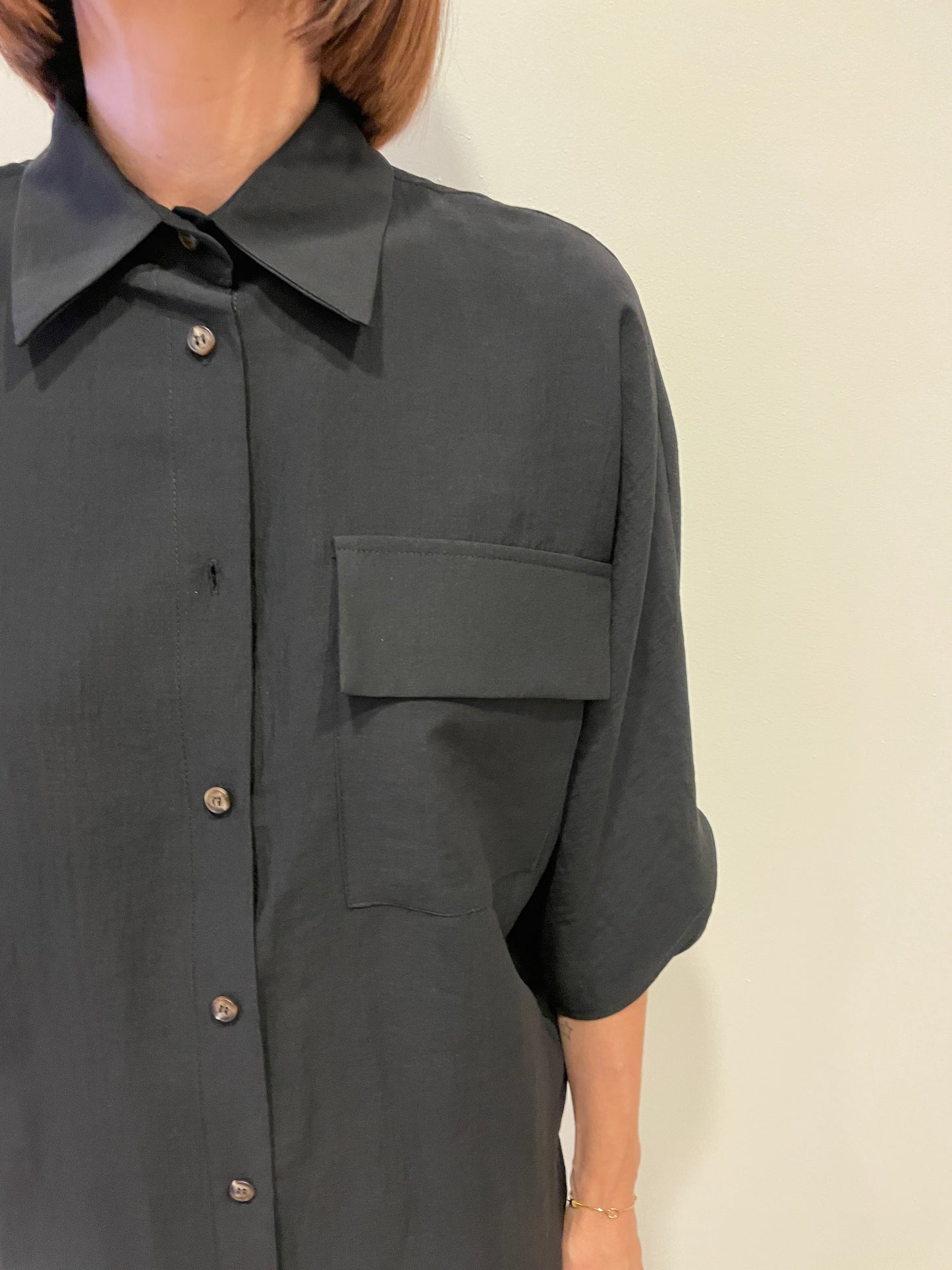 HAVEONE - Camicia con maniche a 3/4 ampie nero con bottoni