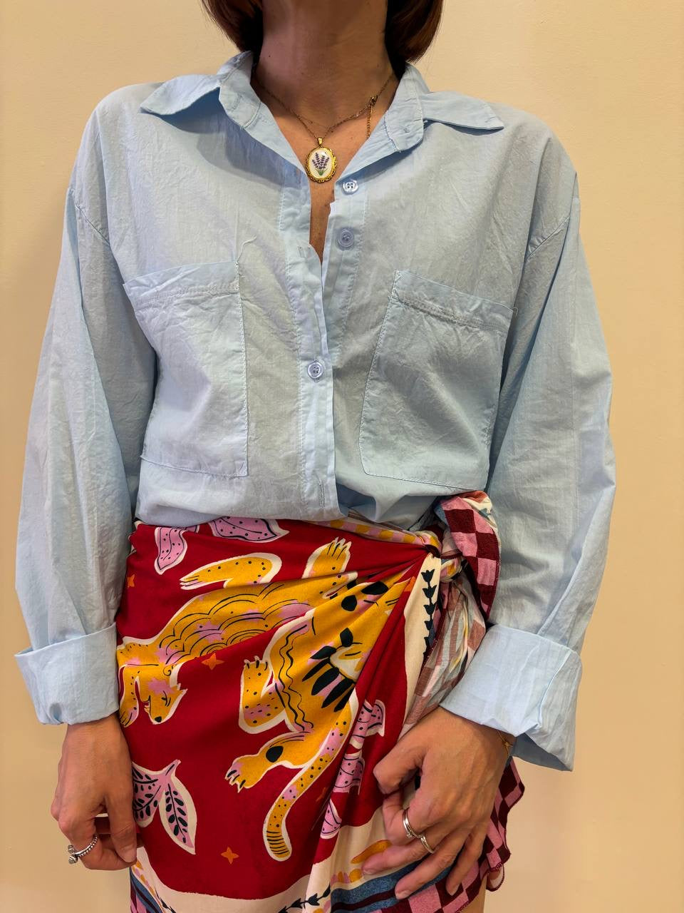 HAVEONE - Camicia in cotone azzurra con tasche frontali