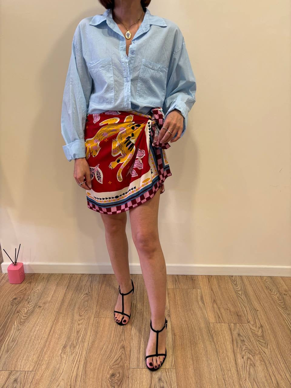 HAVEONE - Camicia in cotone azzurra con tasche frontali