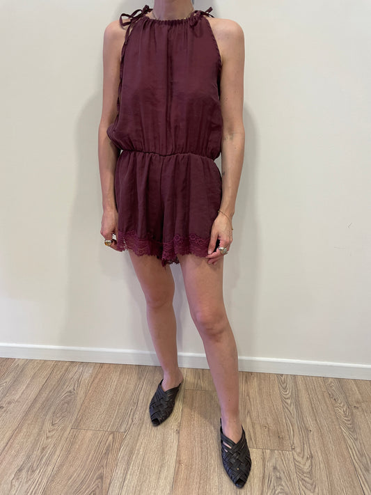 HAVEONE - Tuta con scollo all'americana con laccetti e pizzo sul fondo color vino