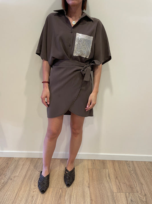 SUSY MIX - Camicia a mezze maniche morbida con taschino di paillettes testa moro