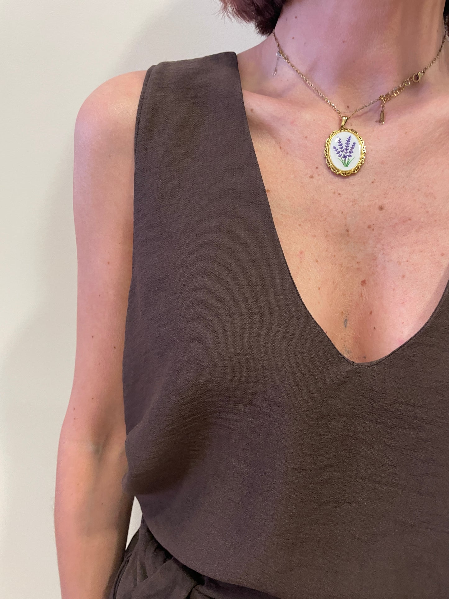 HAVEONE - Top con scollo a V in misto viscosa color moro
