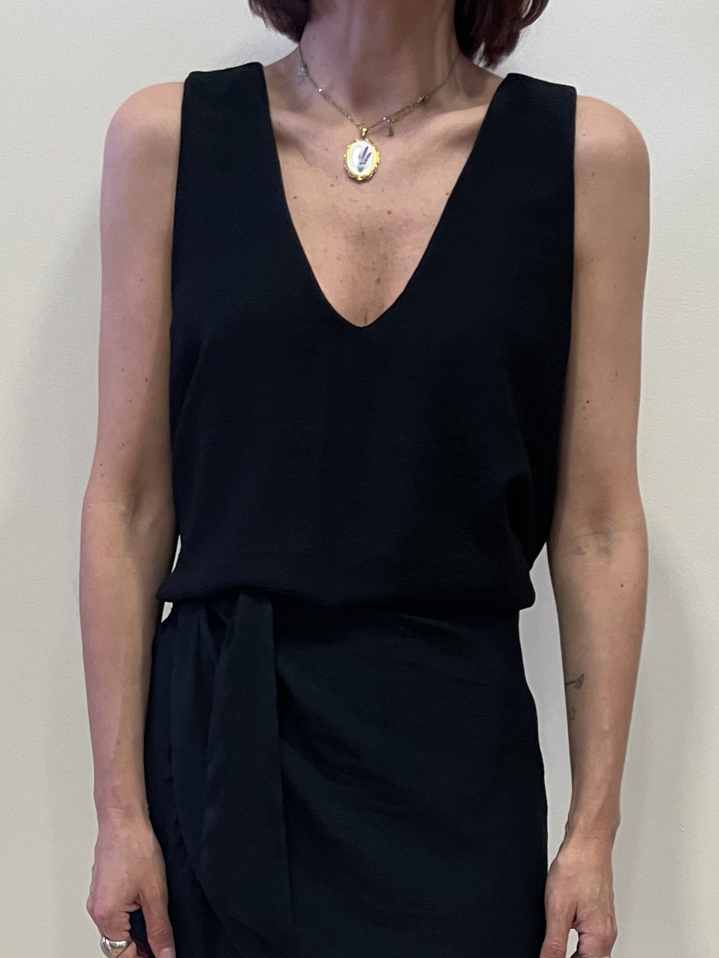 HAVEONE - Top con scollo a V in misto viscosa color nero