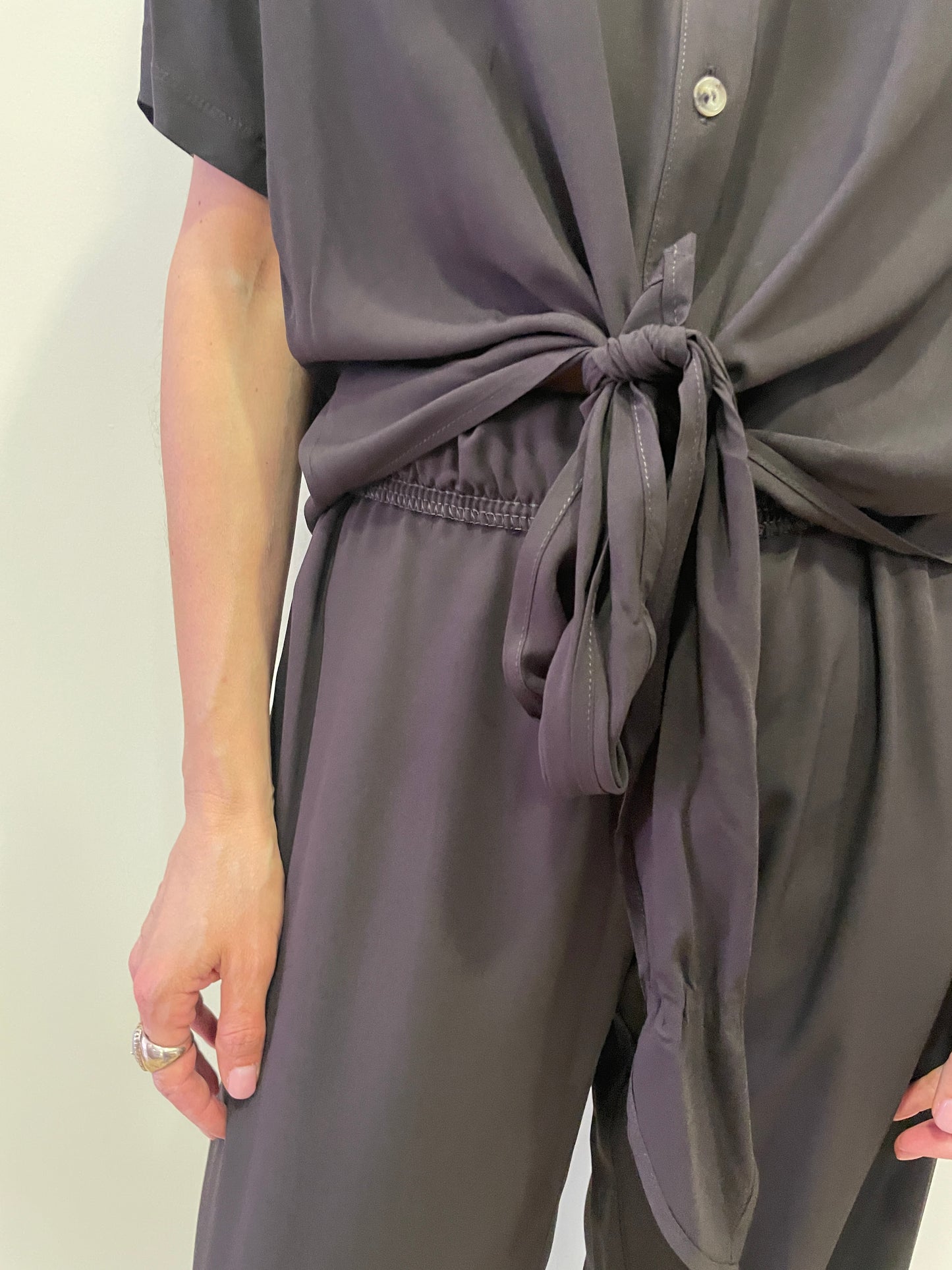 HAVEONE - Camicia a mezze maniche in viscosa con nodo color moro