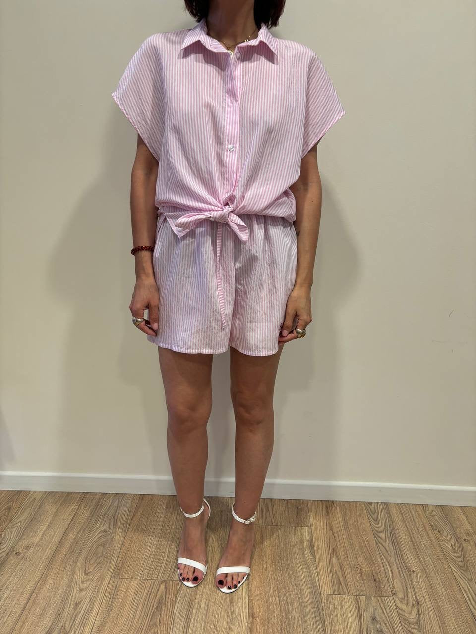 SOUVENIR - Shorts in cotone a righe bianche e rosa con scritta "bollicine queen"