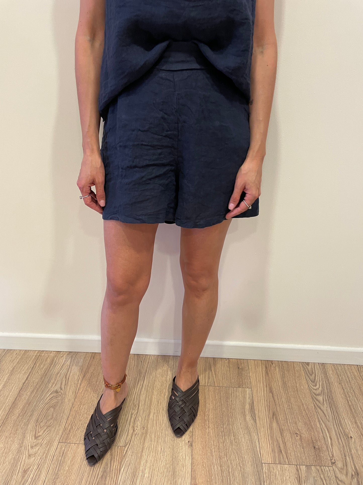 SUSY MIX - Shorts 100% lino a farfalla con elastico color blu