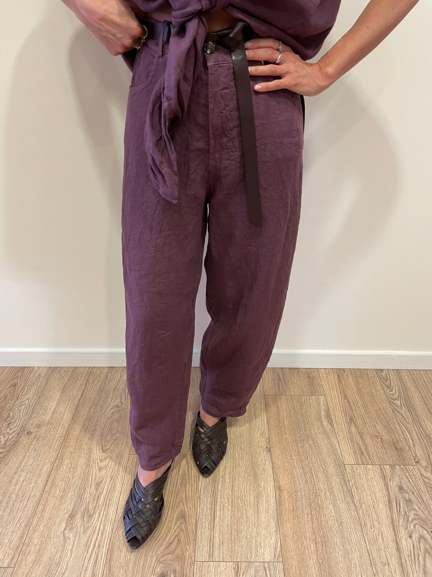 SUSY MIX - Pantalone barrel fit 100% lino color fico