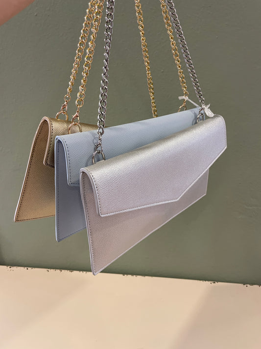 Borsa pochette a busta con tracolla oro o argento - più colori
