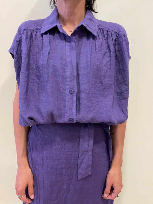 SUSY MIX - Camicia smanicata 100% lino con spalla scesa e nodo color viola