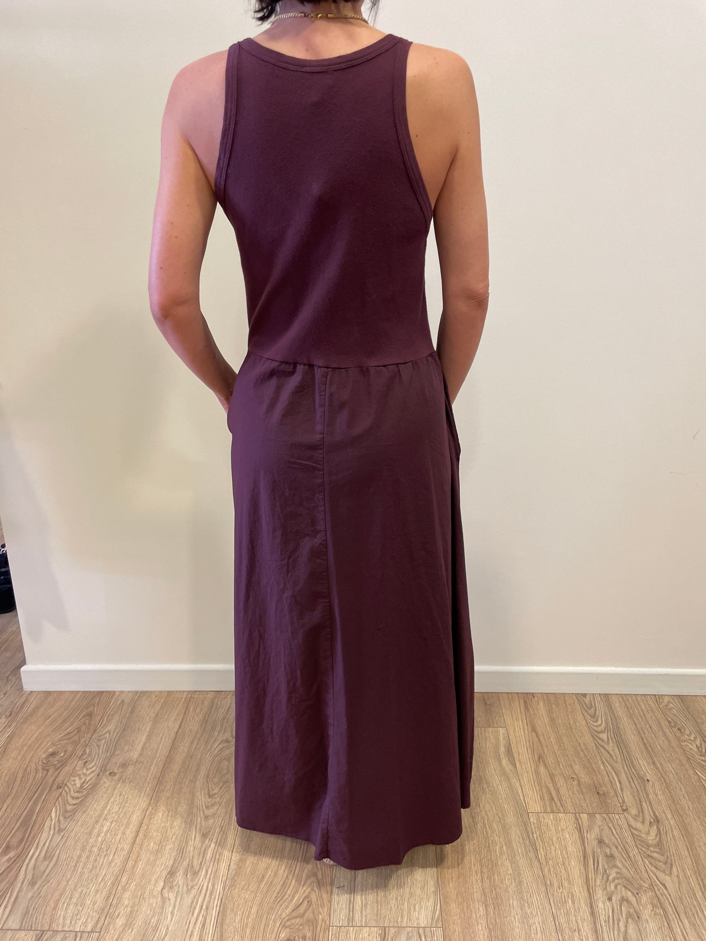SUSY MIX - Abito lungo con top a costine e bottoni e gonna con tasche color fico