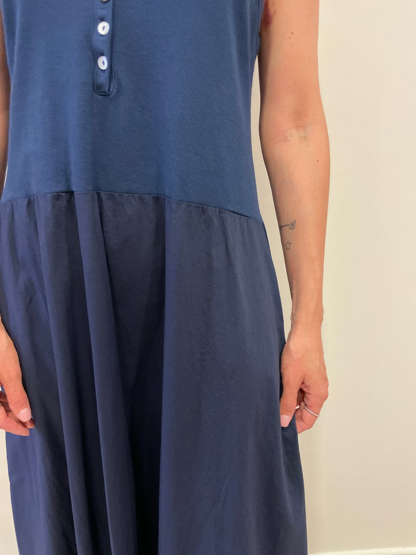 SUSY MIX - Abito lungo con top a costine e bottoni e gonna con tasche color blu