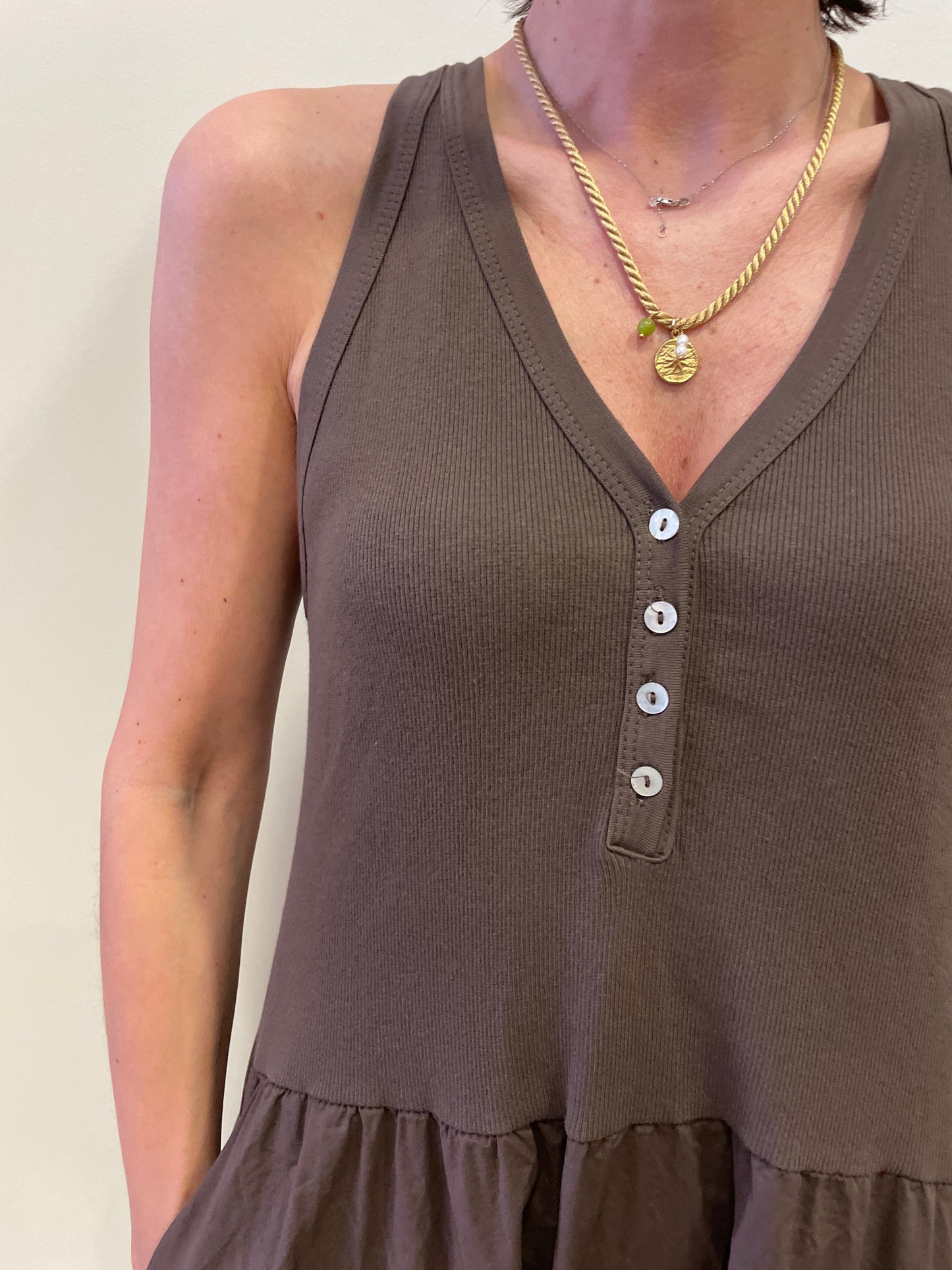 SUSY MIX - Abito lungo con top a costine e bottoni e gonna con tasche color moro